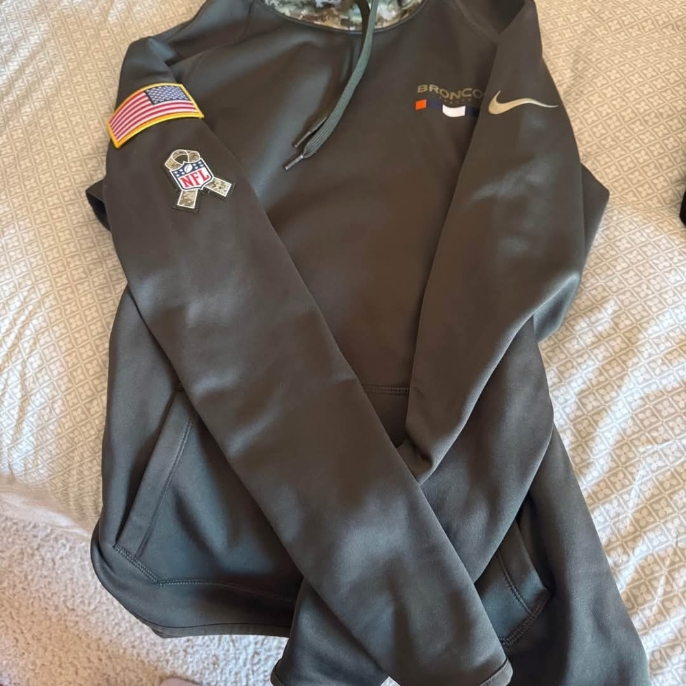 Denver Broncos Camo Nike Salute To Service Hoodie